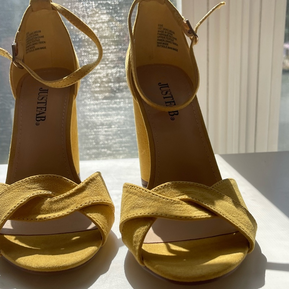 Yellow Sandals - Picture 4 of 6